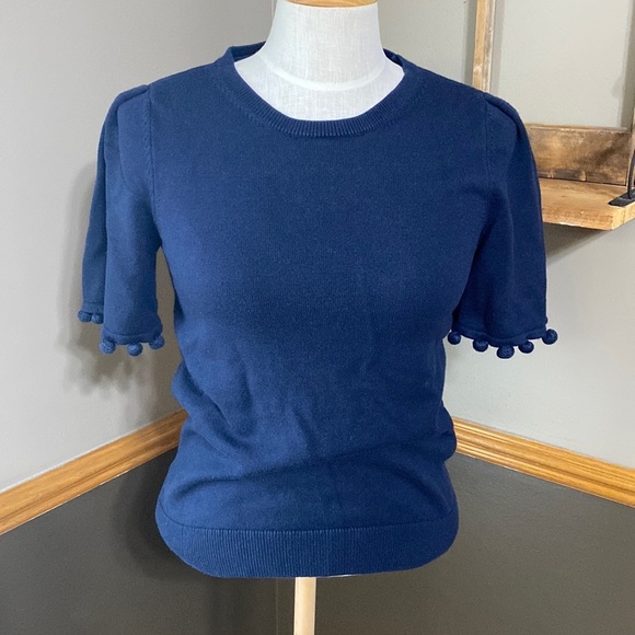 Banana republic navy blue short sleeve sweater Pom detail on sleeves size XS - Picture 1 of 6